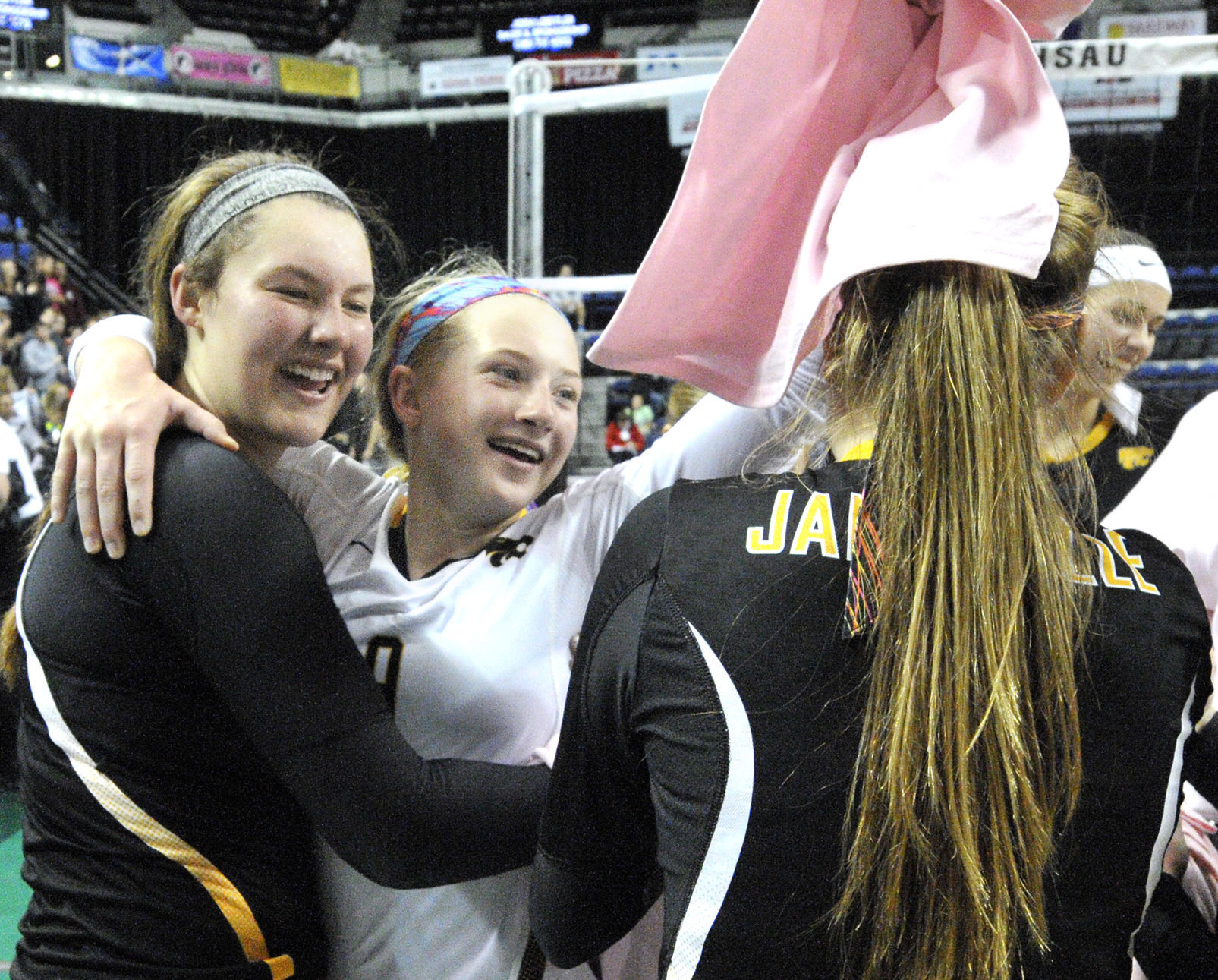 111116TH-Janesville-Hudson-vball-11